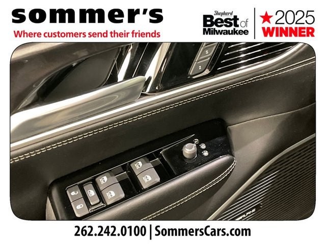 2023 Jeep Wagoneer Base