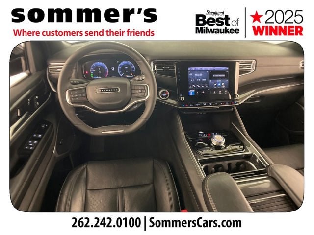 2023 Jeep Wagoneer Base