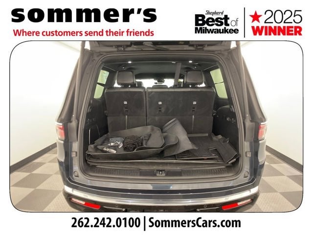 2023 Jeep Wagoneer Base