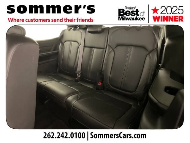2023 Jeep Wagoneer Base