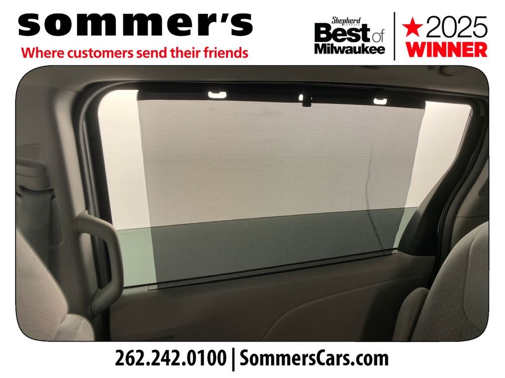 2015 Toyota Sienna LE 8 Passenger