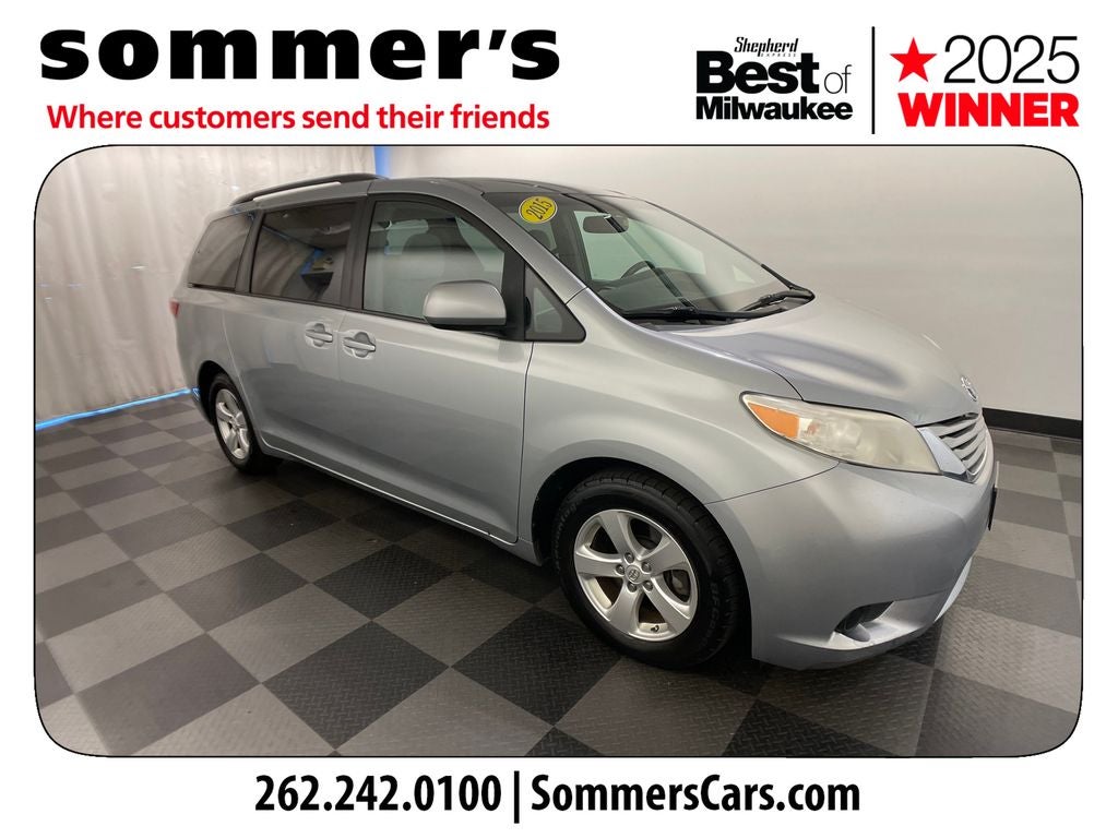 2015 Toyota Sienna LE 8 Passenger