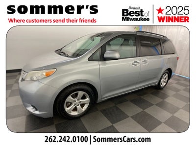 2015 Toyota Sienna LE 8 Passenger