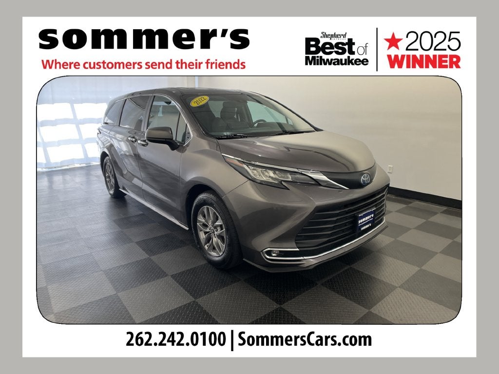 2022 Toyota Sienna XLE 8 Passenger