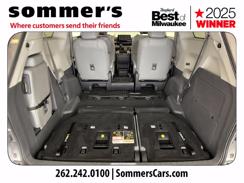 2022 Toyota Sienna XLE 8 Passenger