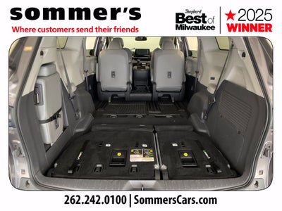 2022 Toyota Sienna XLE 8 Passenger