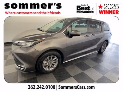 2022 Toyota Sienna XLE 8 Passenger