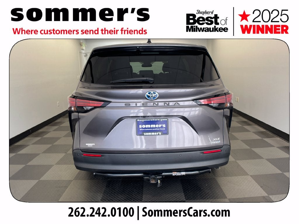 2022 Toyota Sienna XLE 8 Passenger