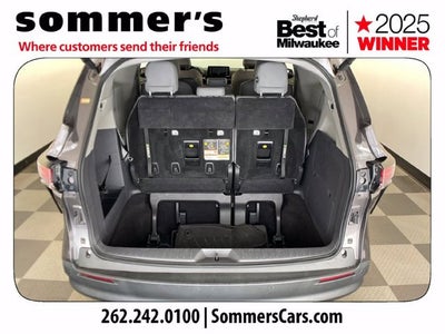 2022 Toyota Sienna XLE 8 Passenger