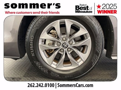 2022 Toyota Sienna XLE 8 Passenger