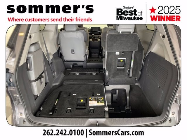 2022 Toyota Sienna XLE 8 Passenger