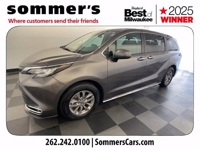 2022 Toyota Sienna XLE 8 Passenger