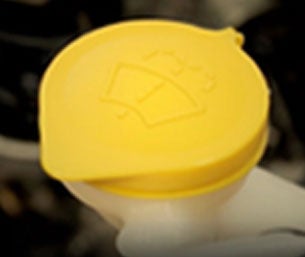 checking fluids windshield washer fluid | Sommer's Subaru in Mequon WI